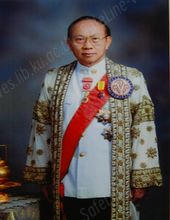 ศาสตราจารย์ ดร. กำพล อดุลวิทย์ อธิการบดีมหาวิทยาลัยเกษตรศาสตร์ คนที่ 11